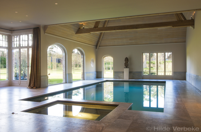 Betonnen luxe zwembad met bouwkundige spa, wellness zwembad, binnenzwembad prijs